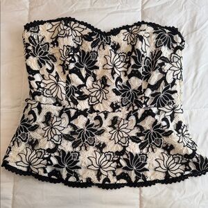 Elegant Strapless Floral Lace Blouse